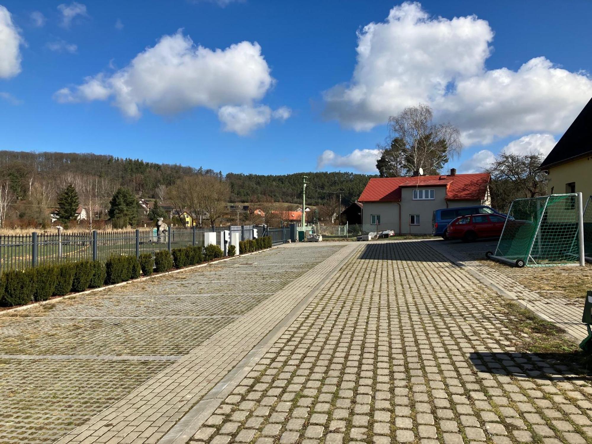 Raj Sportovni A Rekreacni Resort Branzez Kněžmost エクステリア 写真