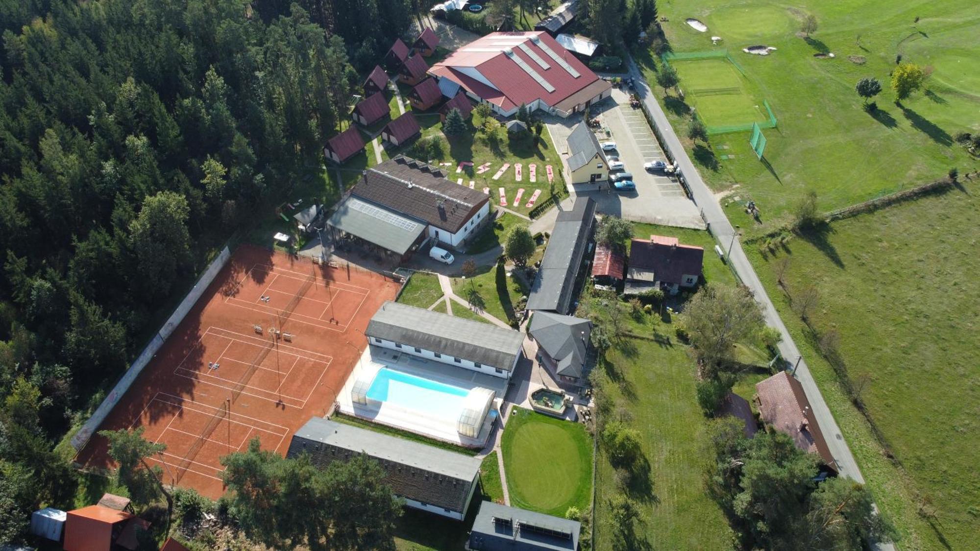Raj Sportovni A Rekreacni Resort Branzez Kněžmost エクステリア 写真